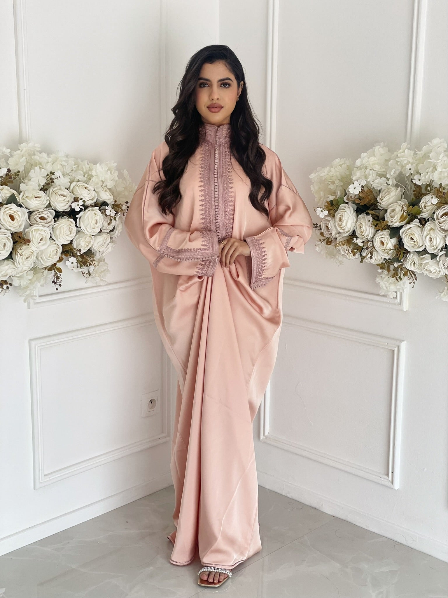 Moroccan satin gandoura Nisae in soft salmon color for women
