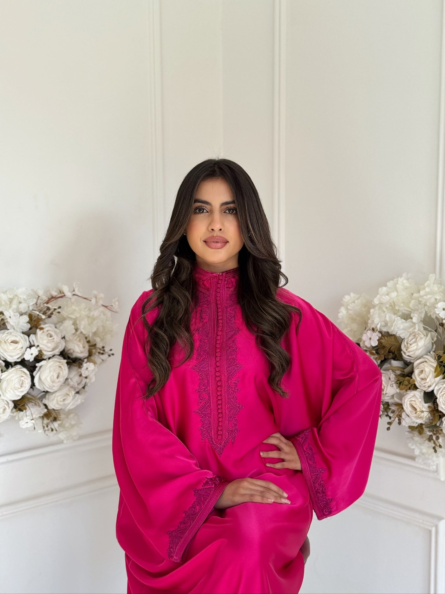 Luxury Moroccan gandoura for women in pink with elegant embroidery
